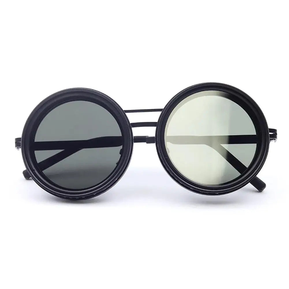 Gafas de sol con atenuación ajustable.