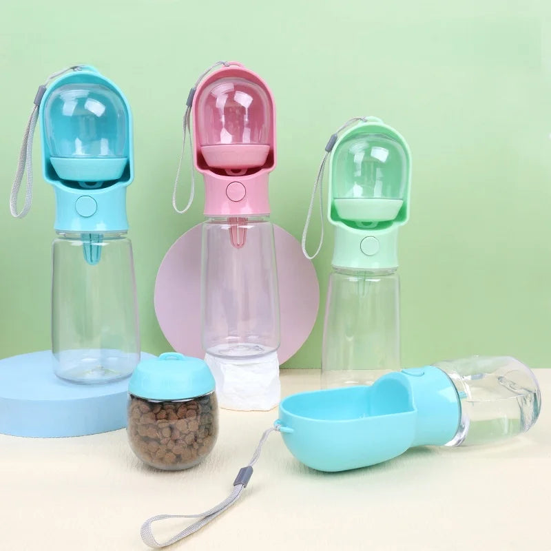 Botella de agua portátil para mascotas.
